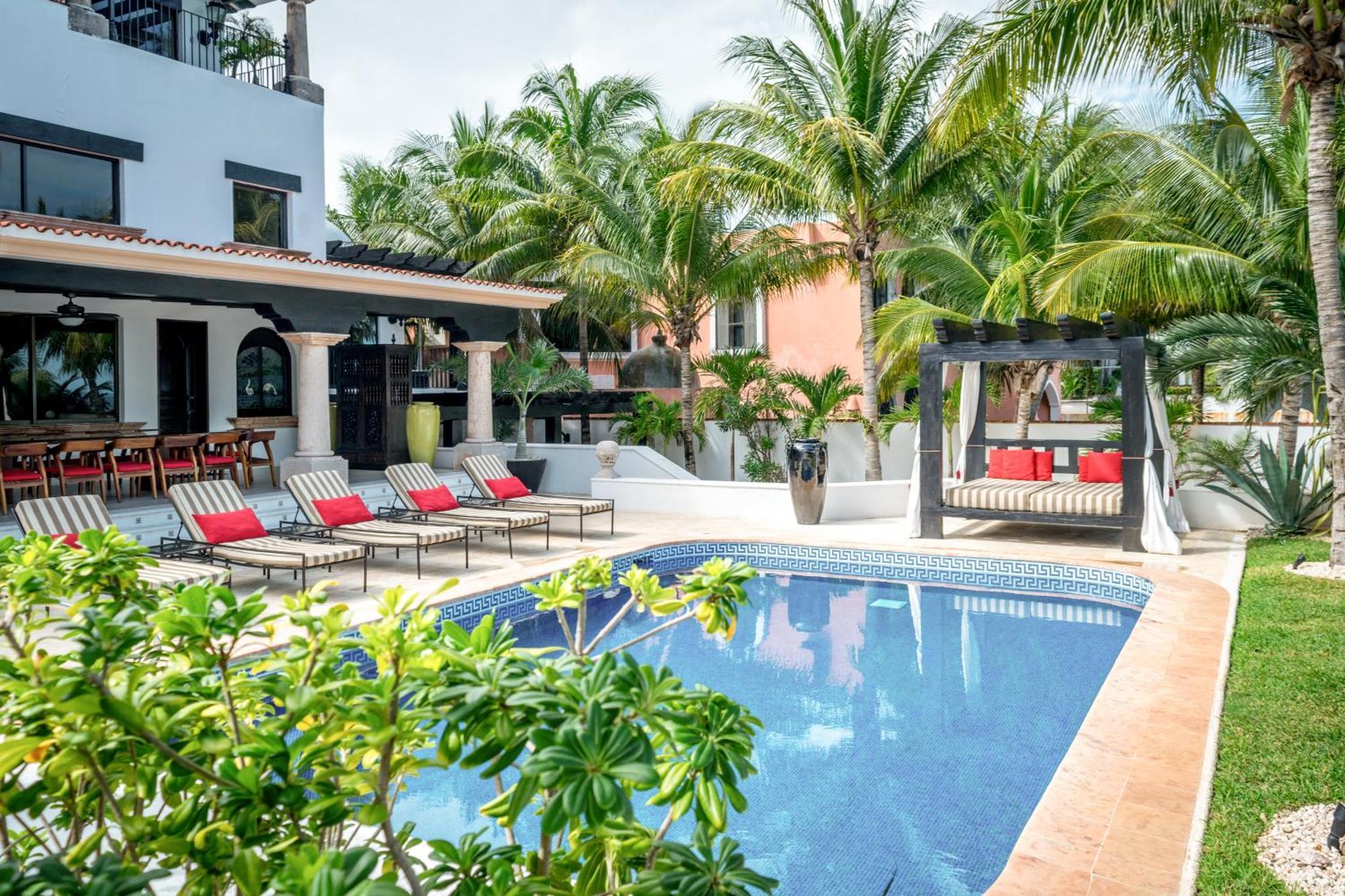 Villa Albatros Oceanfront Luxury Hotelzone Cancun Exterior photo