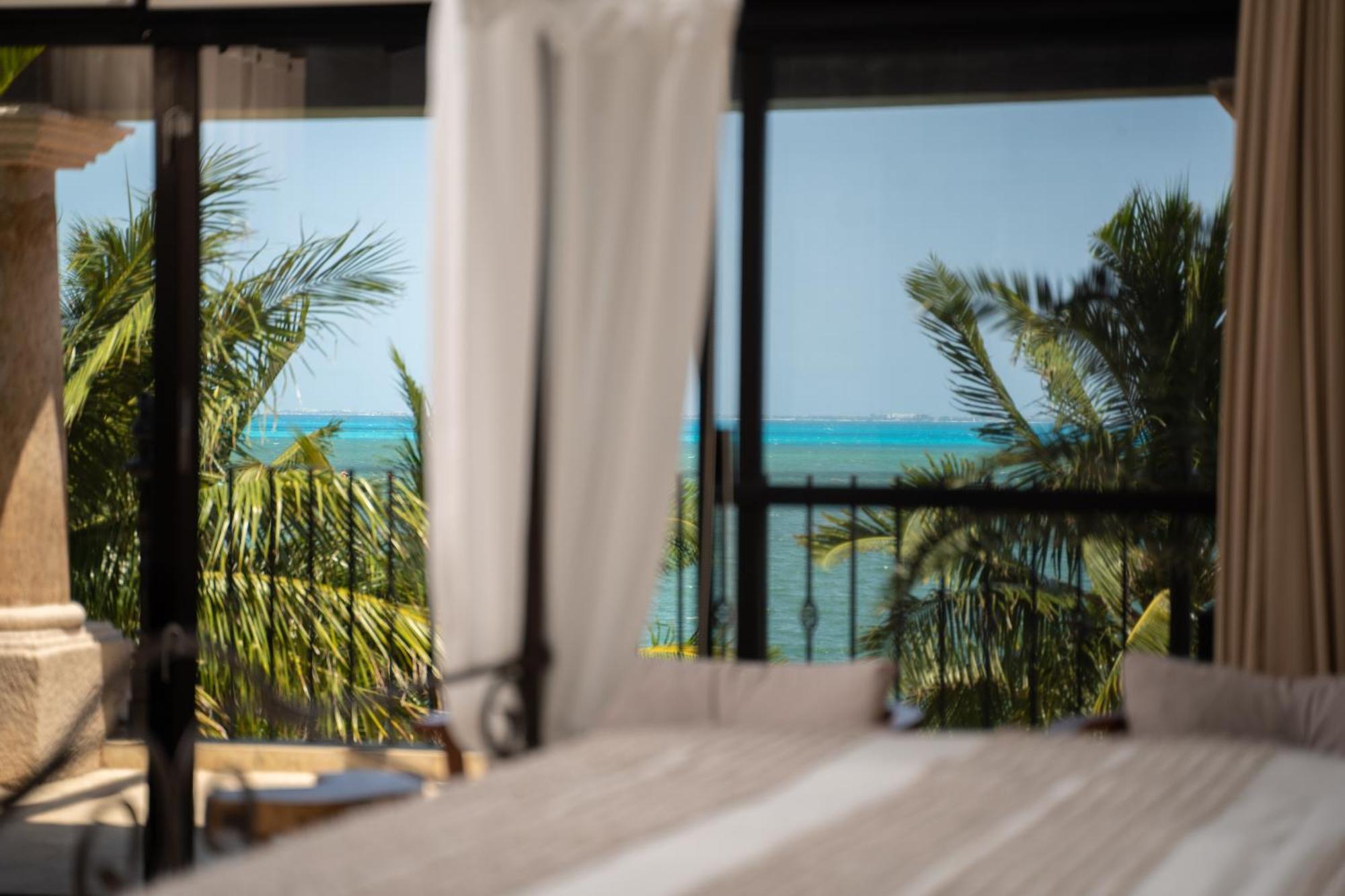 Villa Albatros Oceanfront Luxury Hotelzone Cancun Exterior photo