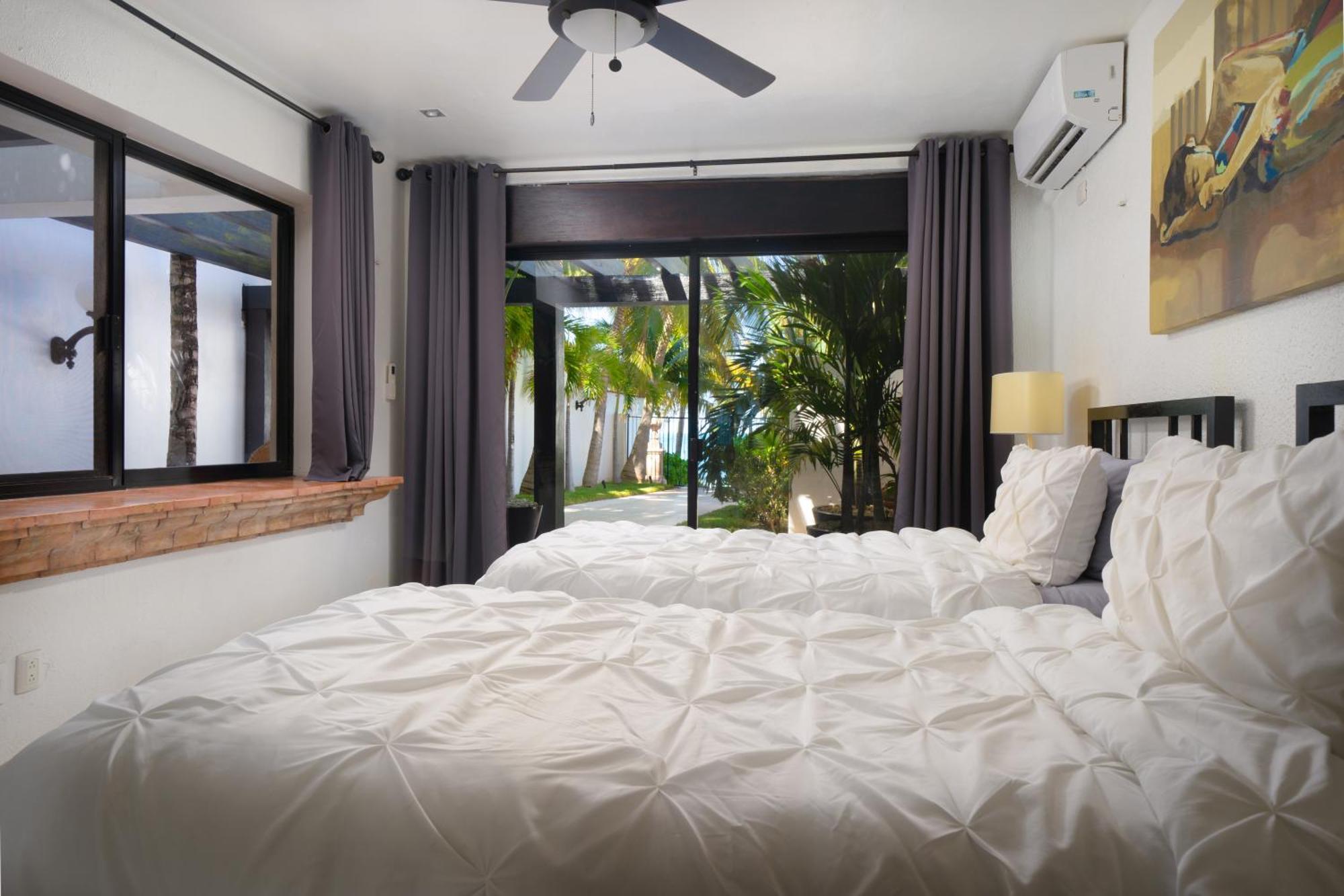 Villa Albatros Oceanfront Luxury Hotelzone Cancun Exterior photo