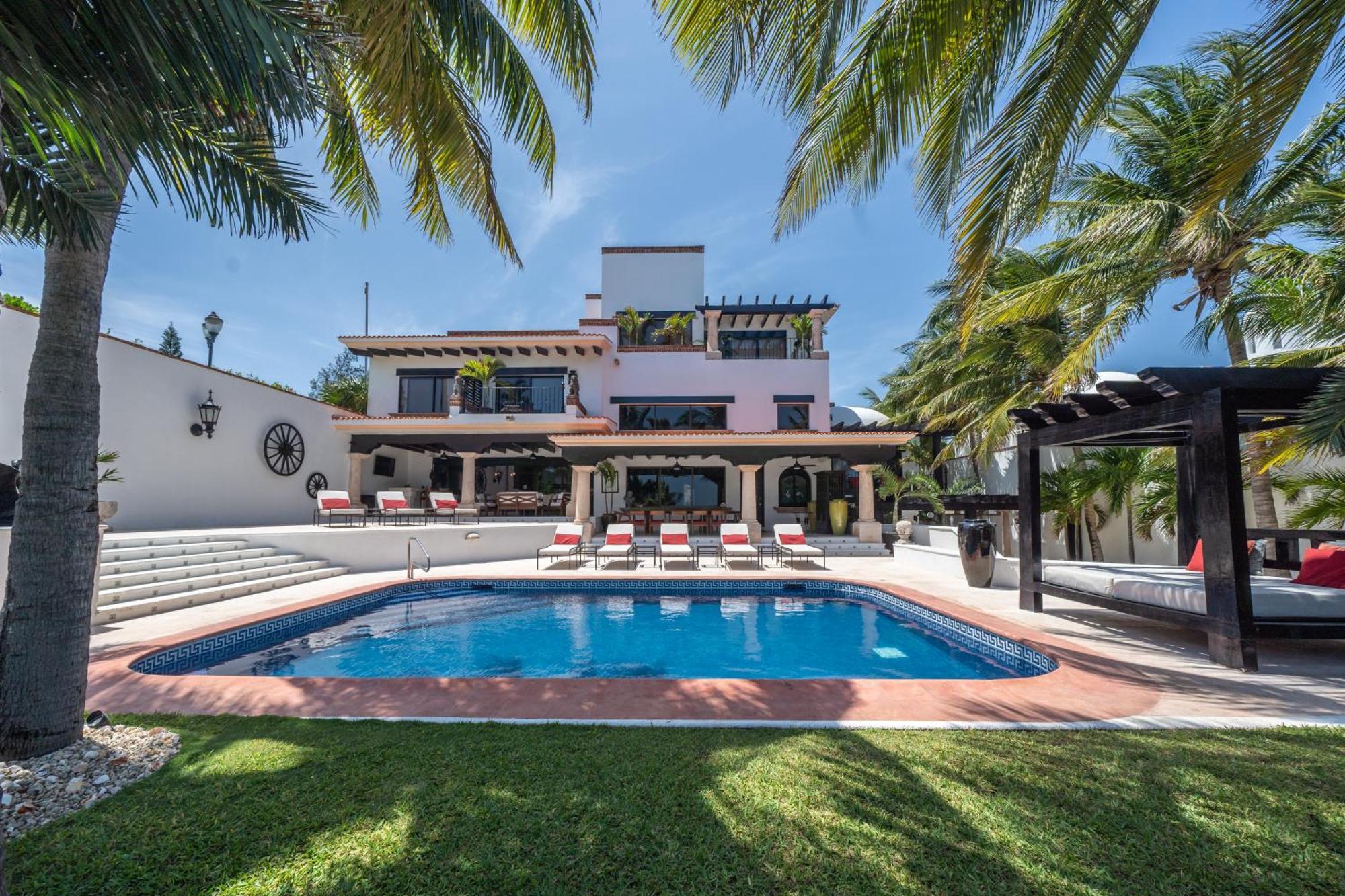 Villa Albatros Oceanfront Luxury Hotelzone Cancun Exterior photo