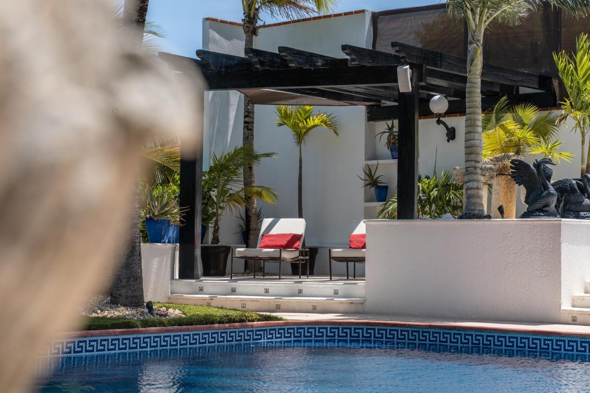 Villa Albatros Oceanfront Luxury Hotelzone Cancun Exterior photo