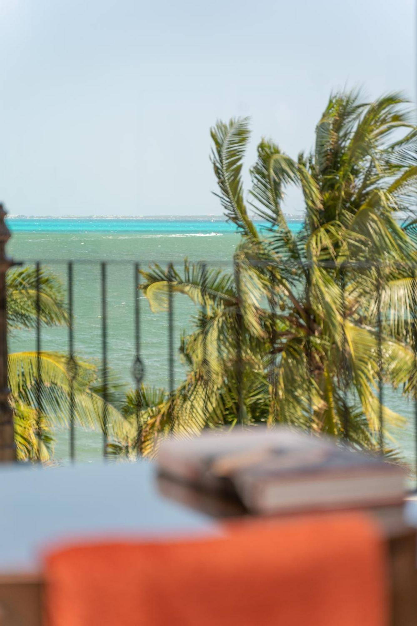 Villa Albatros Oceanfront Luxury Hotelzone Cancun Exterior photo