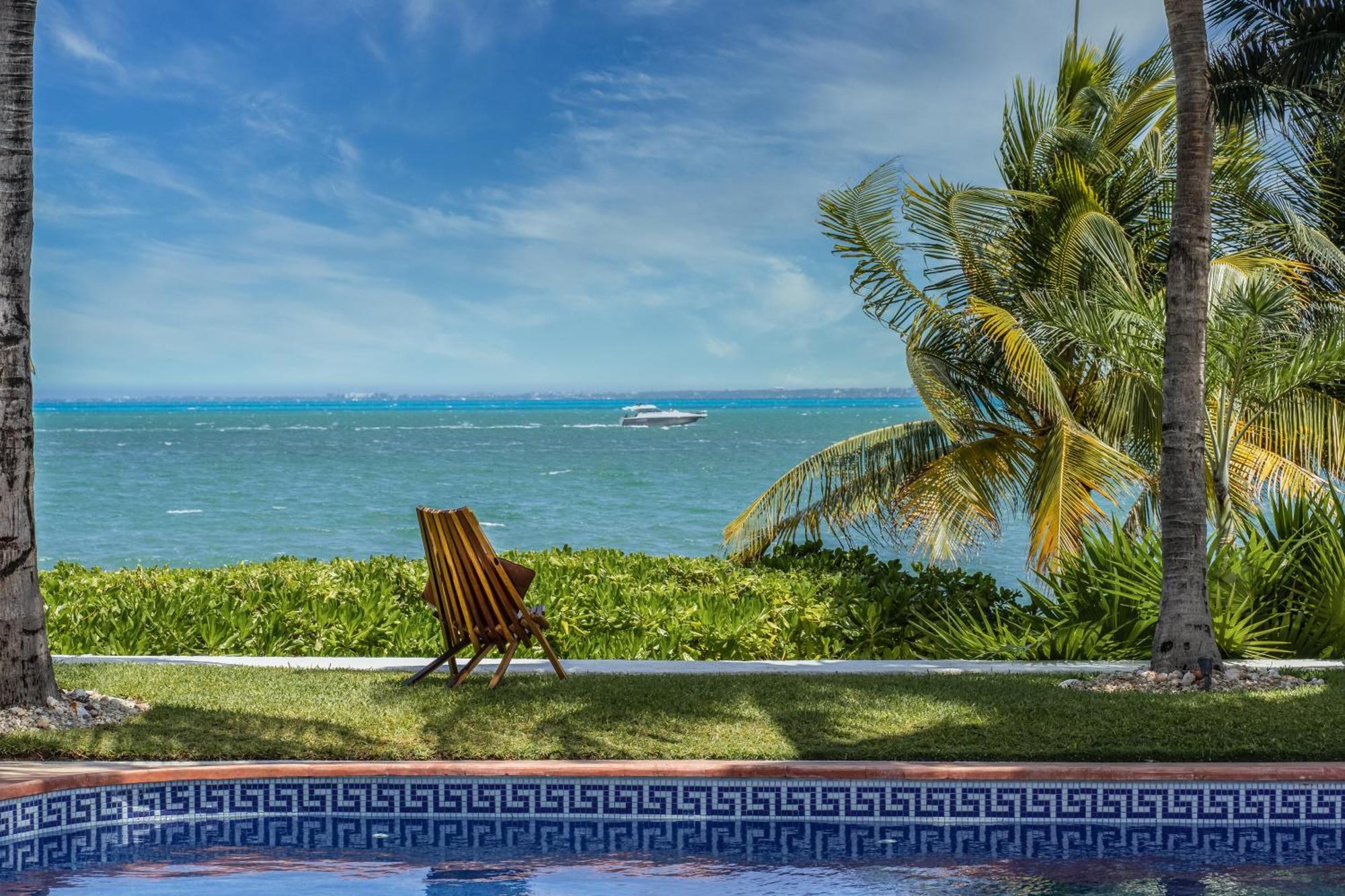 Villa Albatros Oceanfront Luxury Hotelzone Cancun Exterior photo